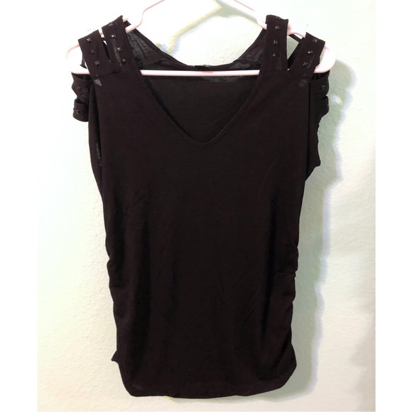 ✨2/$25 Rock & Republic Studded Sleeve V-Neck Top - Picture 1 of 4